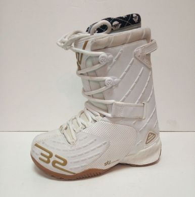 Ботинки для сноуборда Thirtytwo Vela (размер 37) Colour: white
