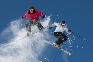 Извечная дилемма: кататься на лыжах или сноуборде, купить или арендовать?