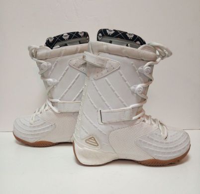 Ботинки для сноуборда Thirtytwo Vela (размер 37) Colour: white